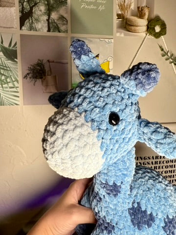 Blue Giraffe Plushie – Handmade Crochet Stuffed Animal