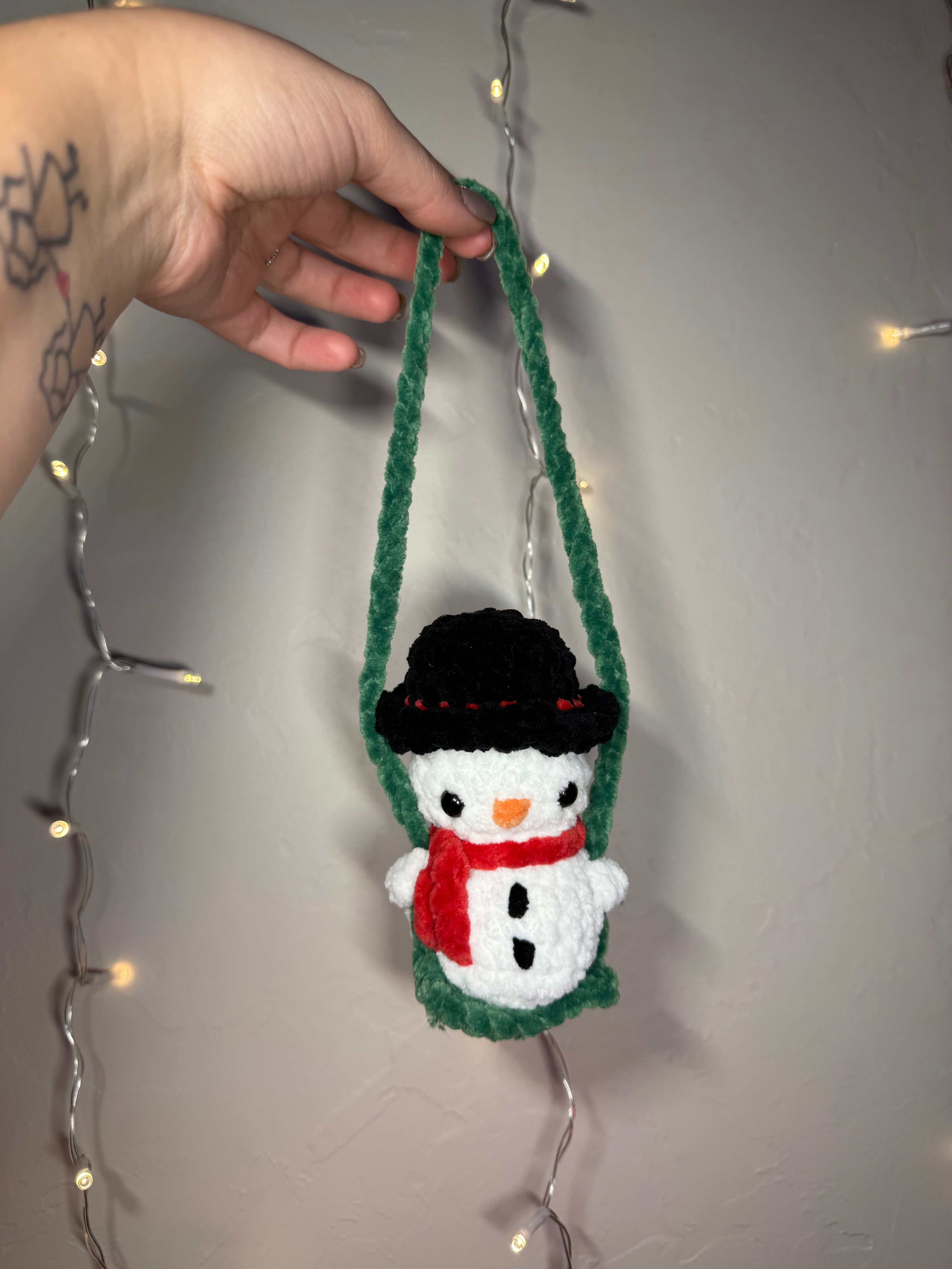 Snowman Car Hanger – Crochet Car Charm · Holiday Rearview Mirror Decor · Handmade Plush Ornament
